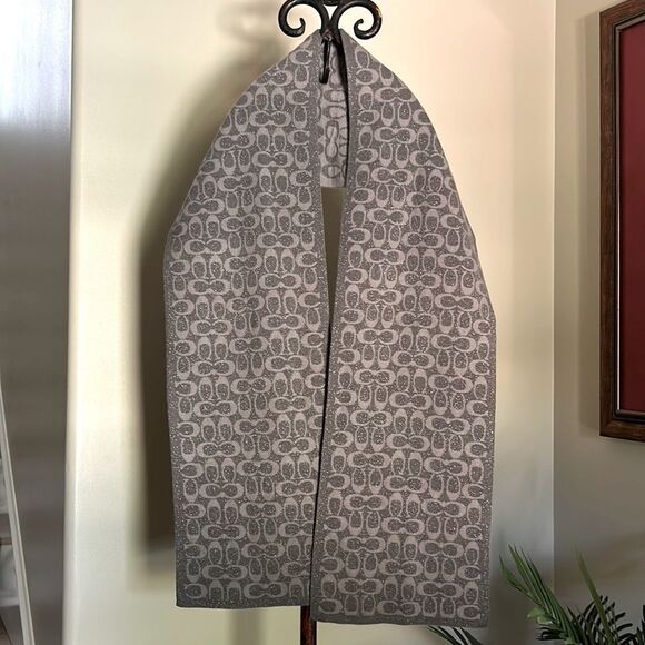 COACH  Gray Scarf - Picture 3 of 7